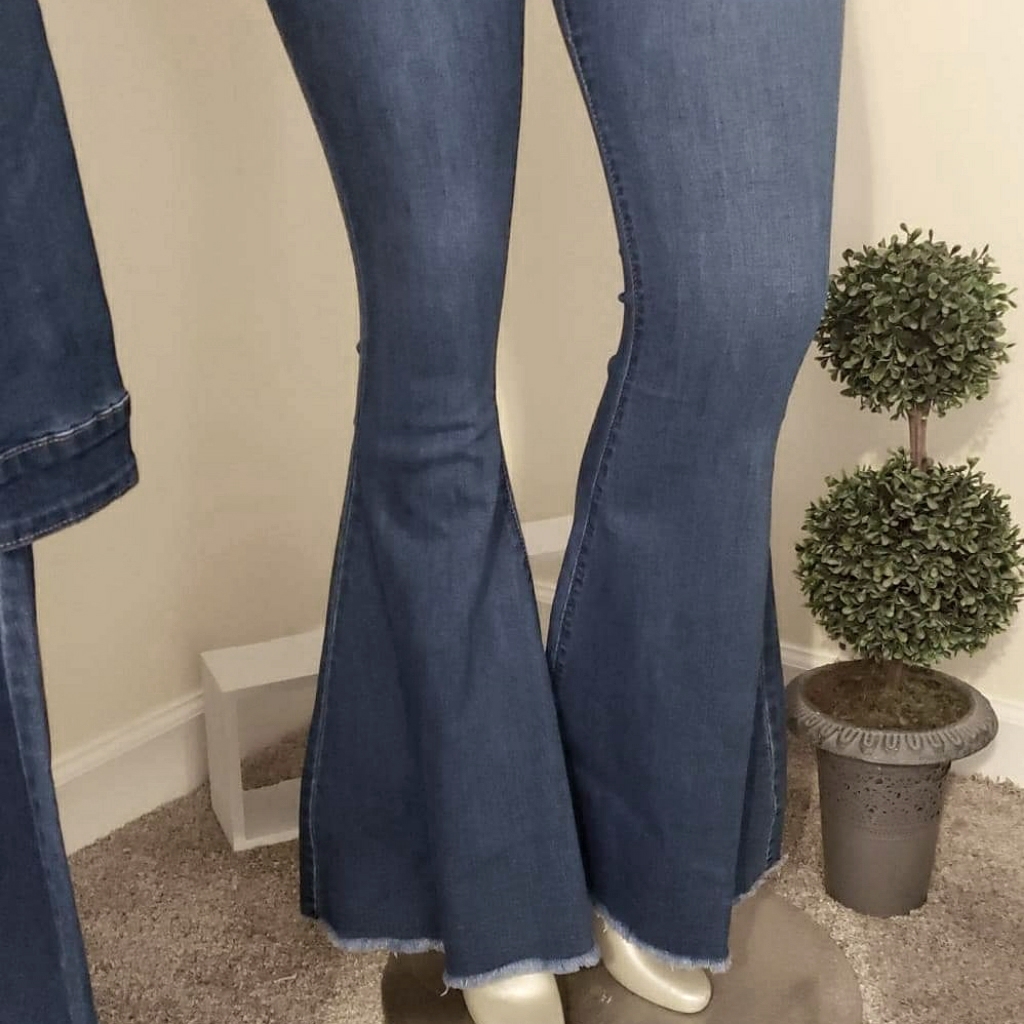 Olly Z. High Waisted Flare Jeans Size M